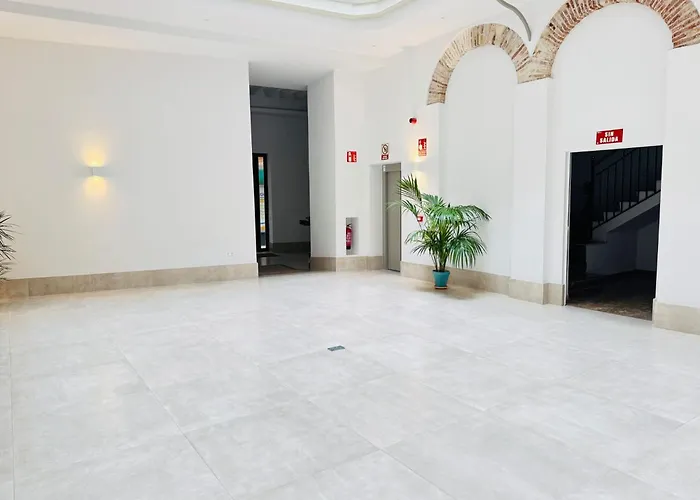 Qe Apartments